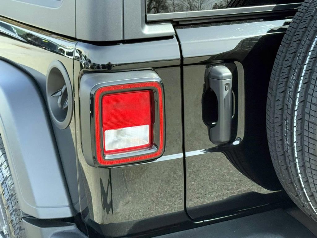Certified 2024 Jeep Wrangler Sport S image 10