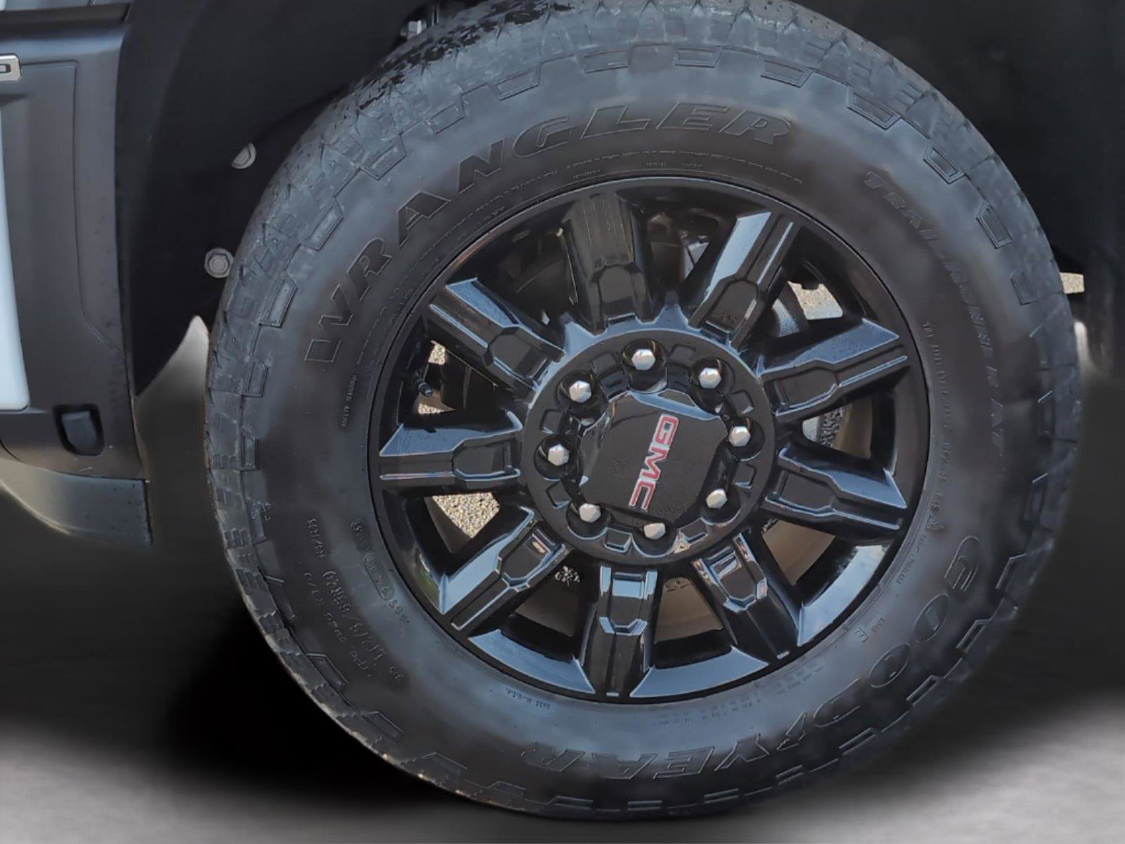 Used 2024 GMC Sierra 2500 AT4 w/ Technology Package AWD/4WD image 34