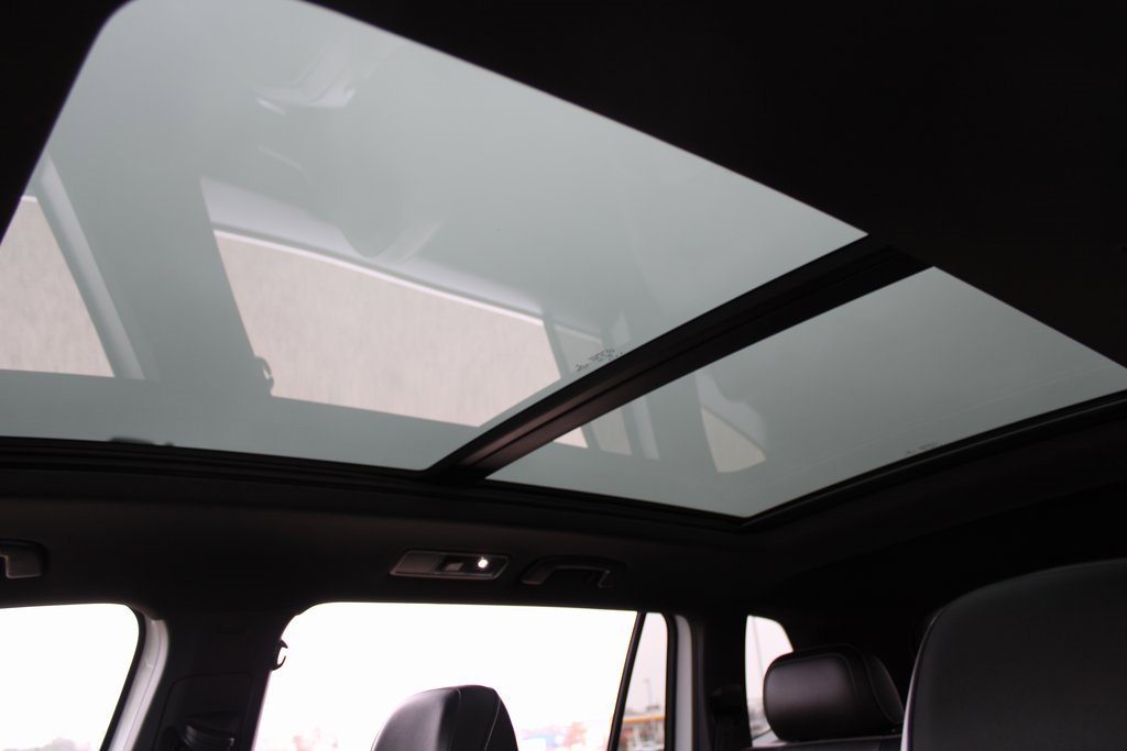 Certified 2021 Volkswagen Tiguan SEL Premium R-Line image 21