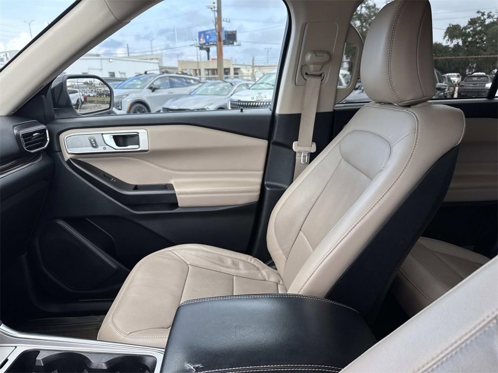 Used 2020 Ford Explorer Limited image 30