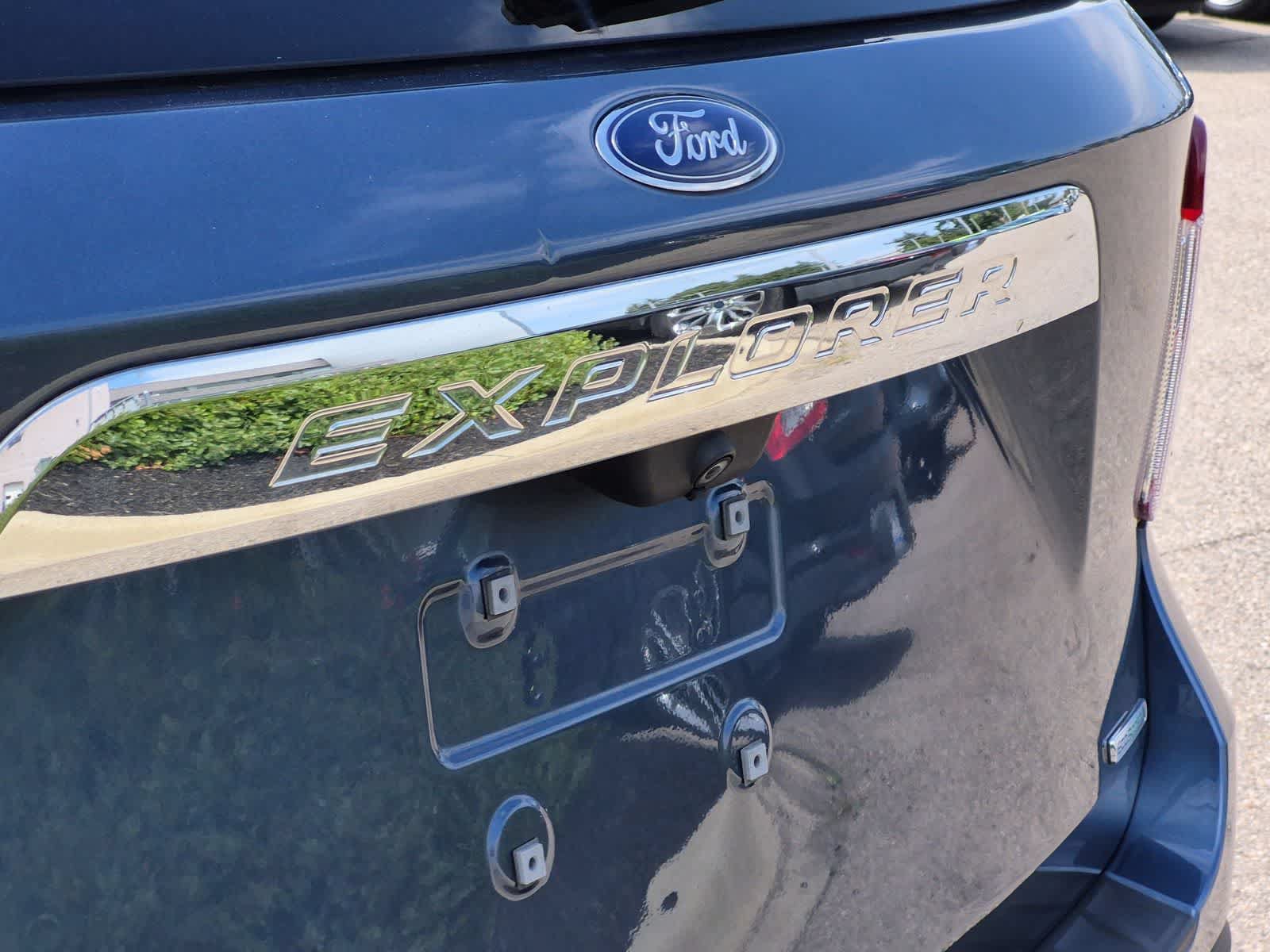 Used 2020 Ford Explorer XLT RWD image 13