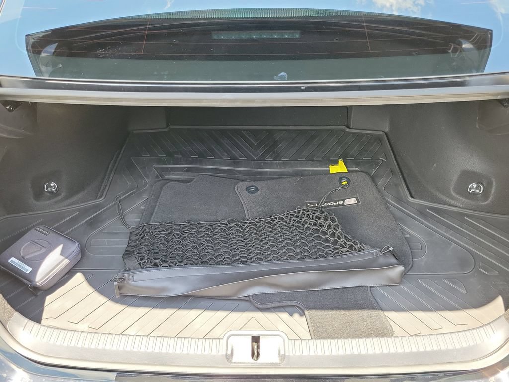 Used 2022 Lexus ES 350 F Sport w/ Accessory Package 2 FWD image 9