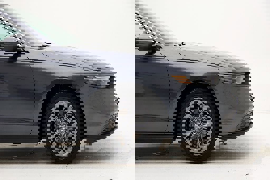 Used 2024 Honda Accord EX image 3