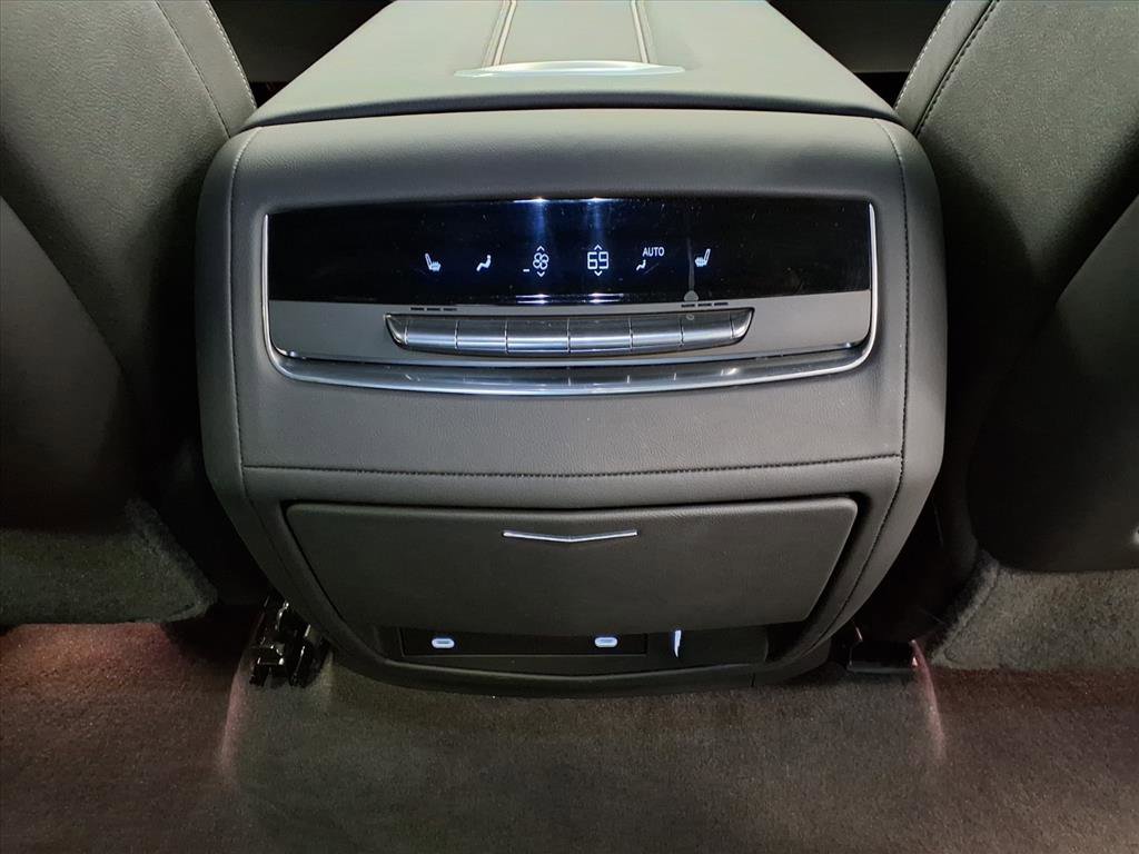 Certified 2024 Cadillac Escalade ESV Luxury image 15