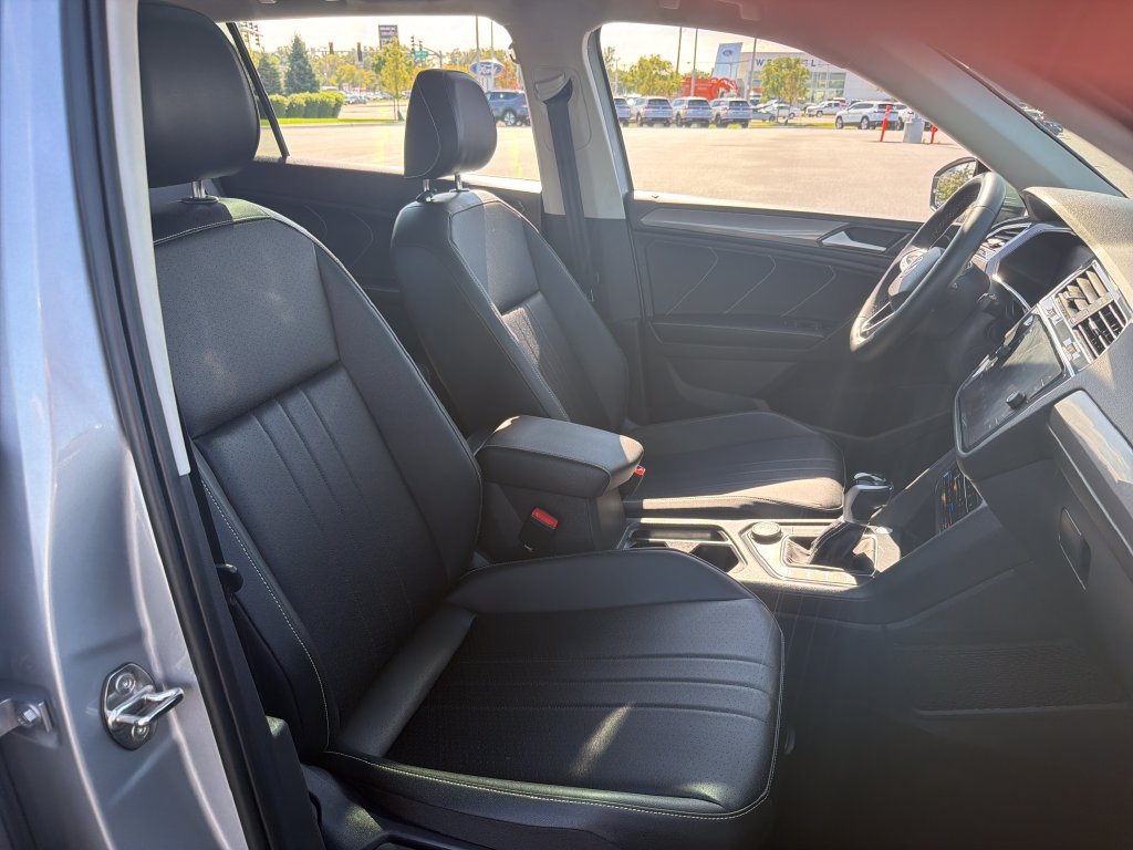 Certified 2023 Volkswagen Tiguan SE w/ Panoramic Sunroof Package AWD/4WD image 26