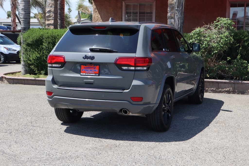 Used 2021 Jeep Grand Cherokee Laredo X RWD image 9