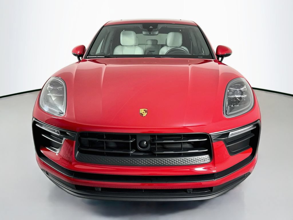 Certified 2023 Porsche Macan AWD/4WD image 6