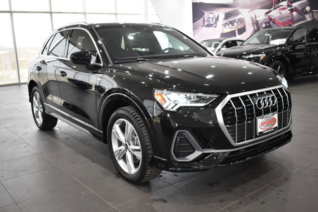 Used 2023 Audi Q3 2.0T Premium Plus w/ Premium Plus Package image 5