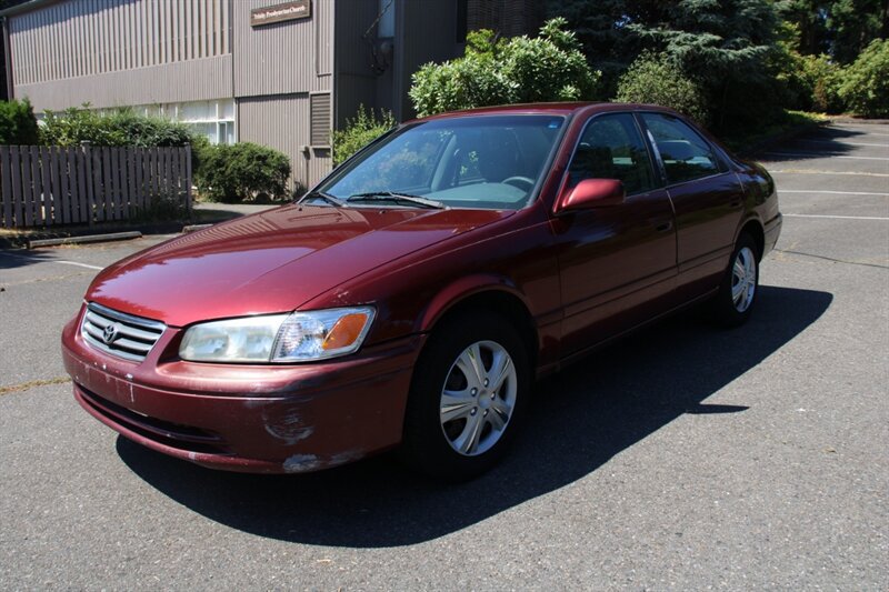 Used 2000 Toyota Camry LE FWD image 1