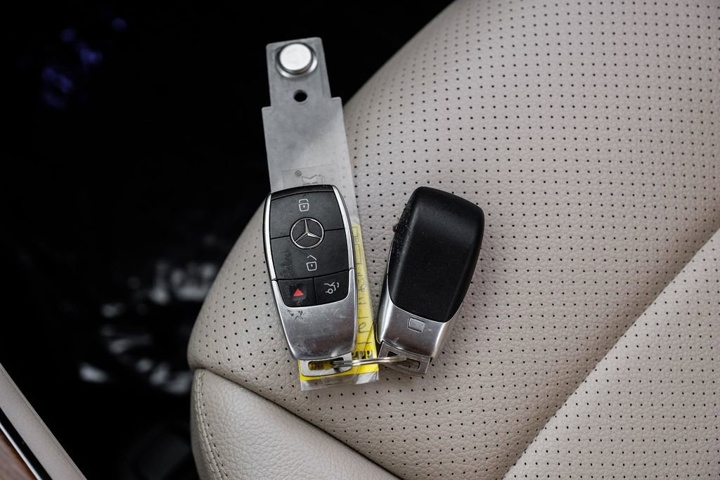 Used 2022 Mercedes-Benz GLC 300 w/ Premium Package Lite image 63