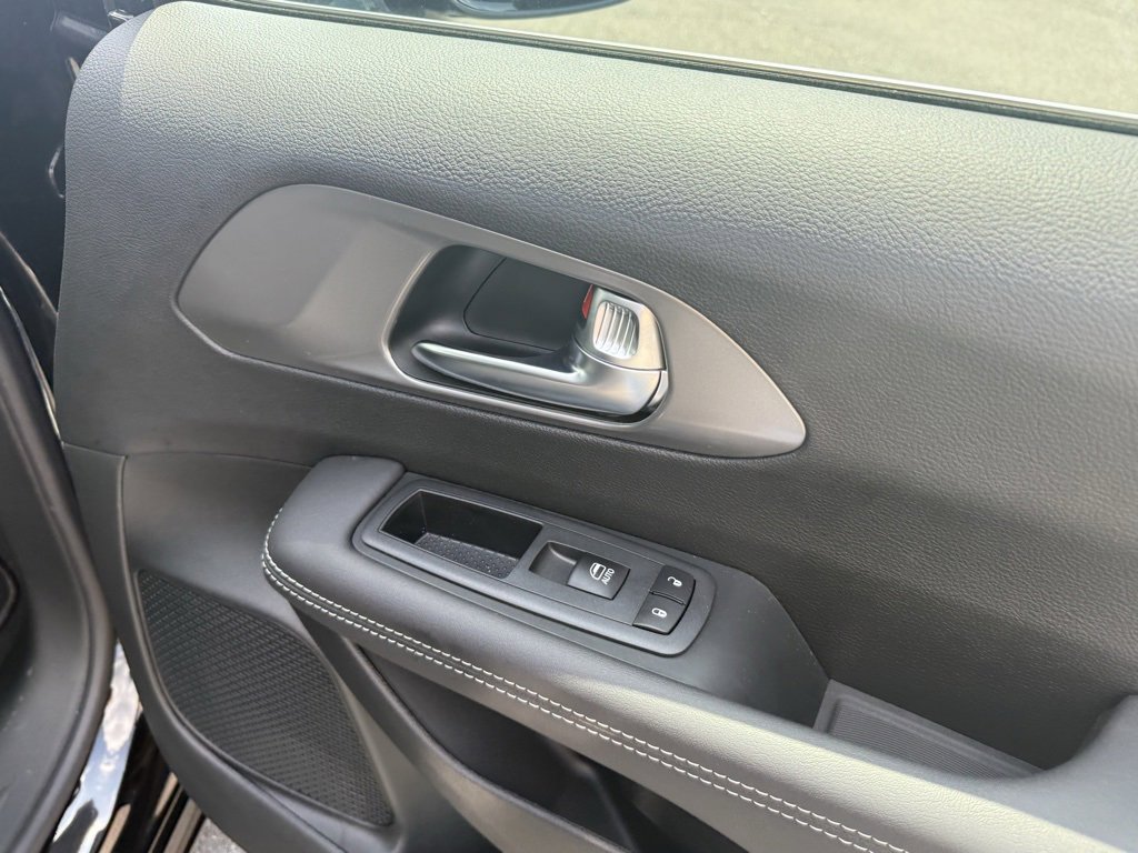 New 2026 Chrysler Pacifica Select image 32
