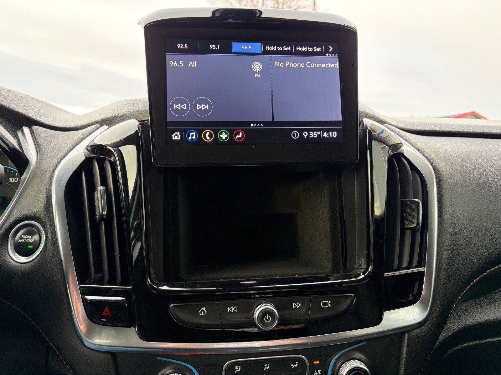 Used 2020 Chevrolet Traverse LT image 13