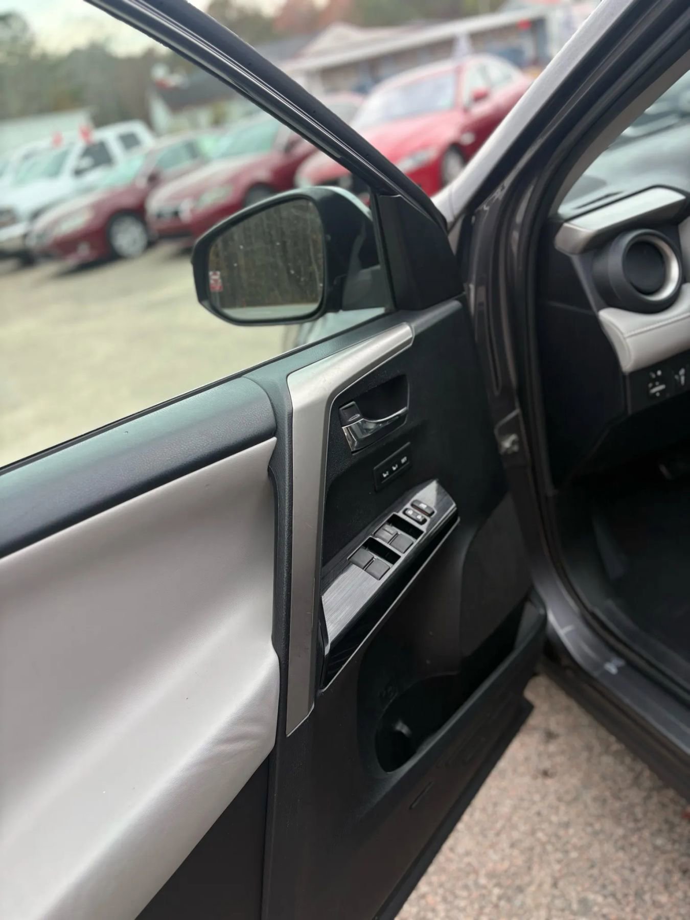 Used 2016 Toyota RAV4 Limited image 43