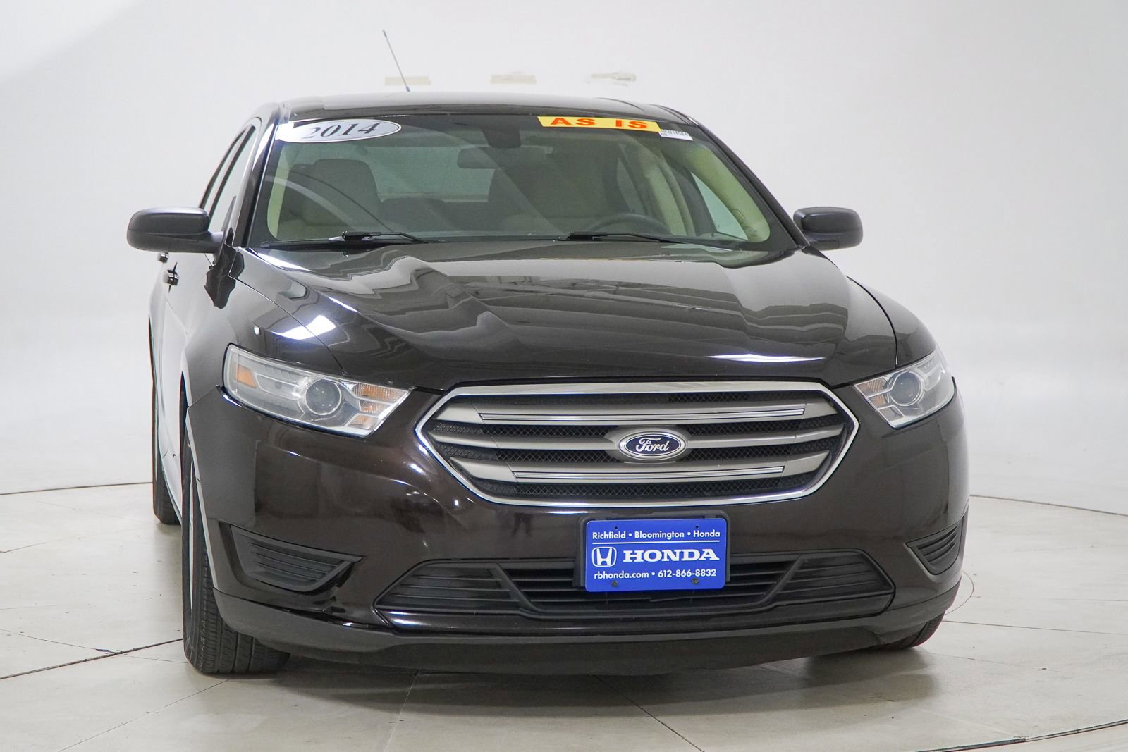 Used 2014 Ford Taurus SE FWD image 15