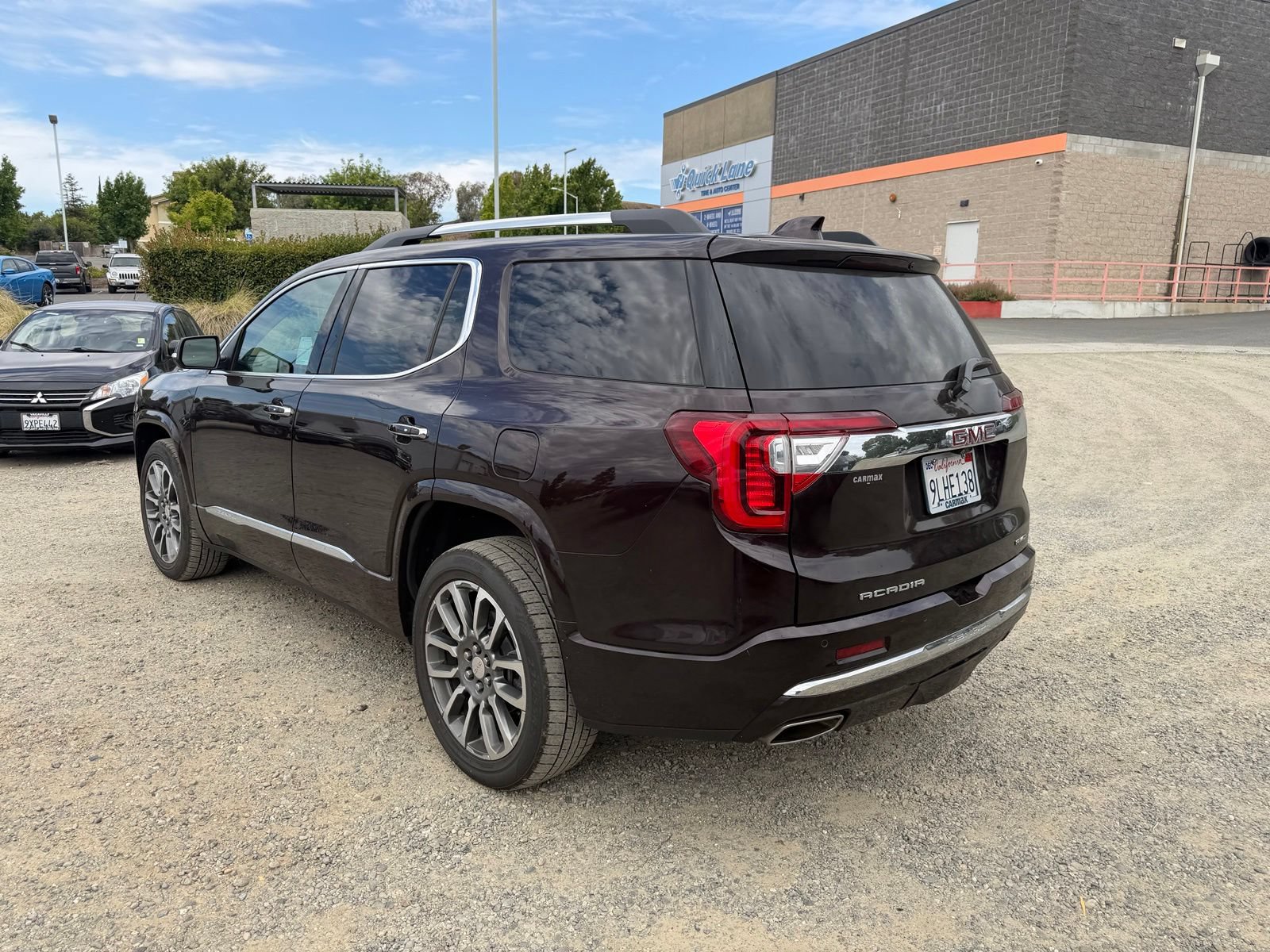 Used 2021 GMC Acadia Denali w/ Denali Ultimate Package AWD/4WD image 3