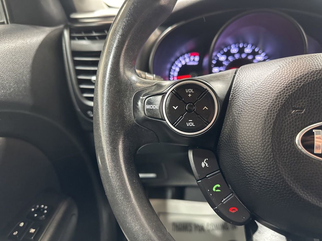 Used 2016 Kia Soul + image 27