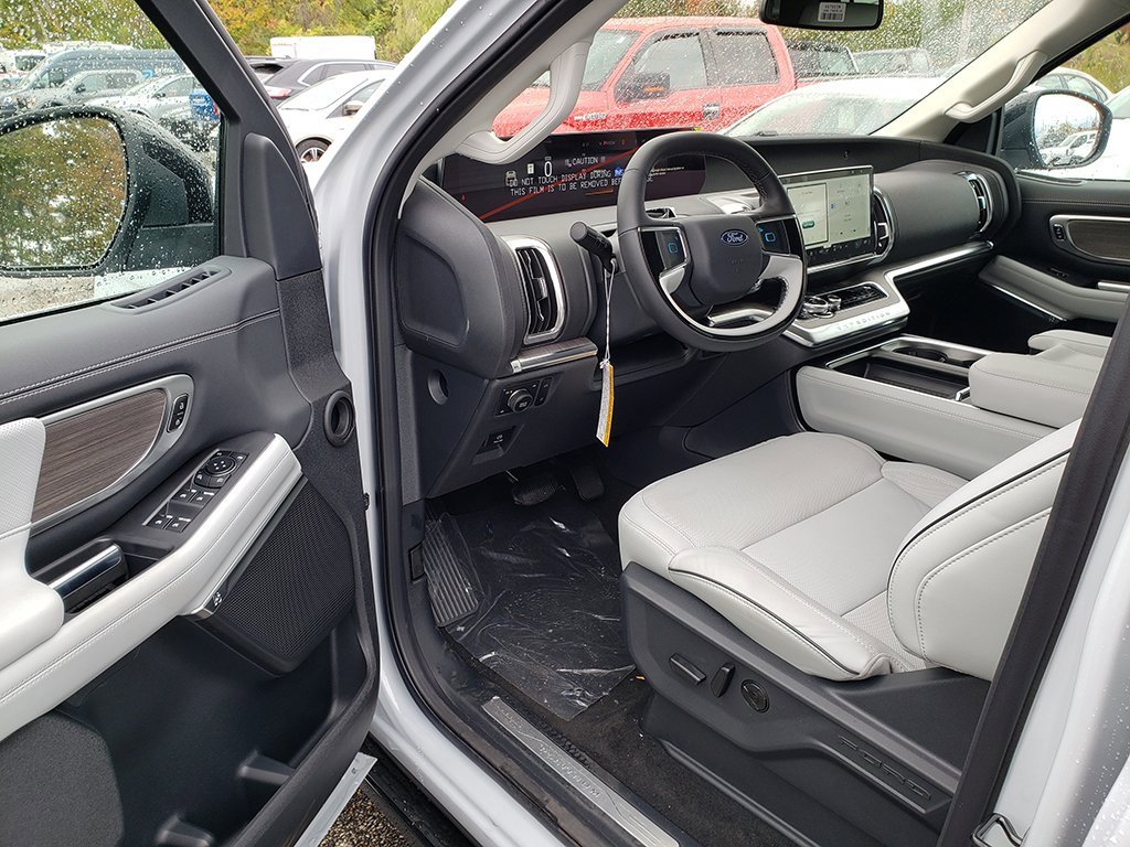 New 2025 Ford Expedition Max Platinum w/ Platinum Ultimate Package image 9
