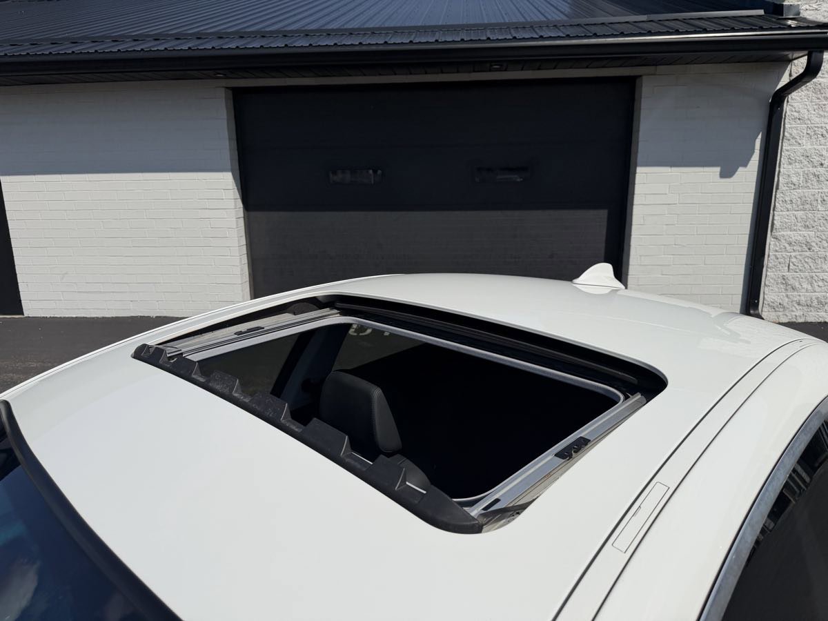 Used 2010 BMW 128i Coupe RWD image 9