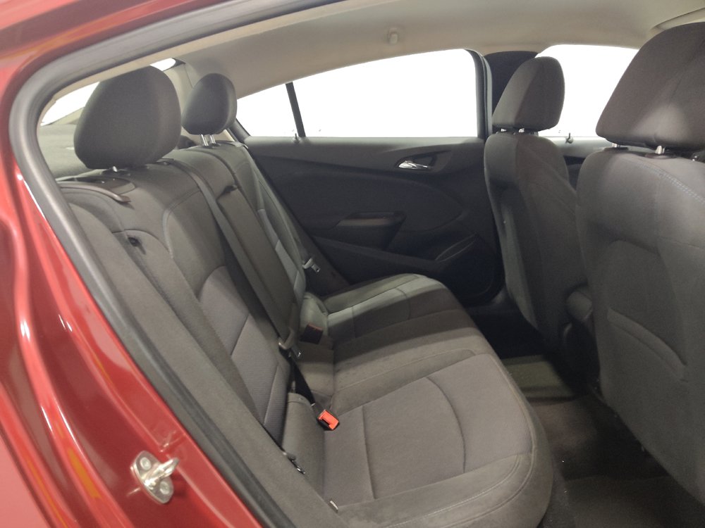Used 2018 Chevrolet Cruze LT FWD image 19