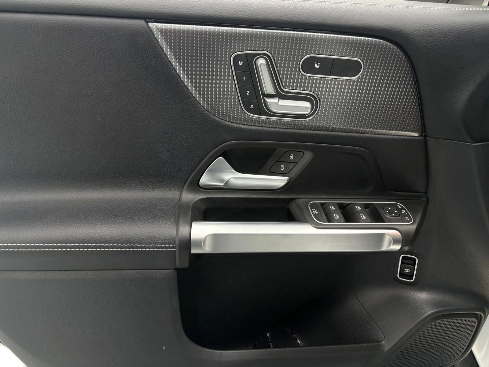 Certified 2023 Mercedes-Benz GLB 250 image 12