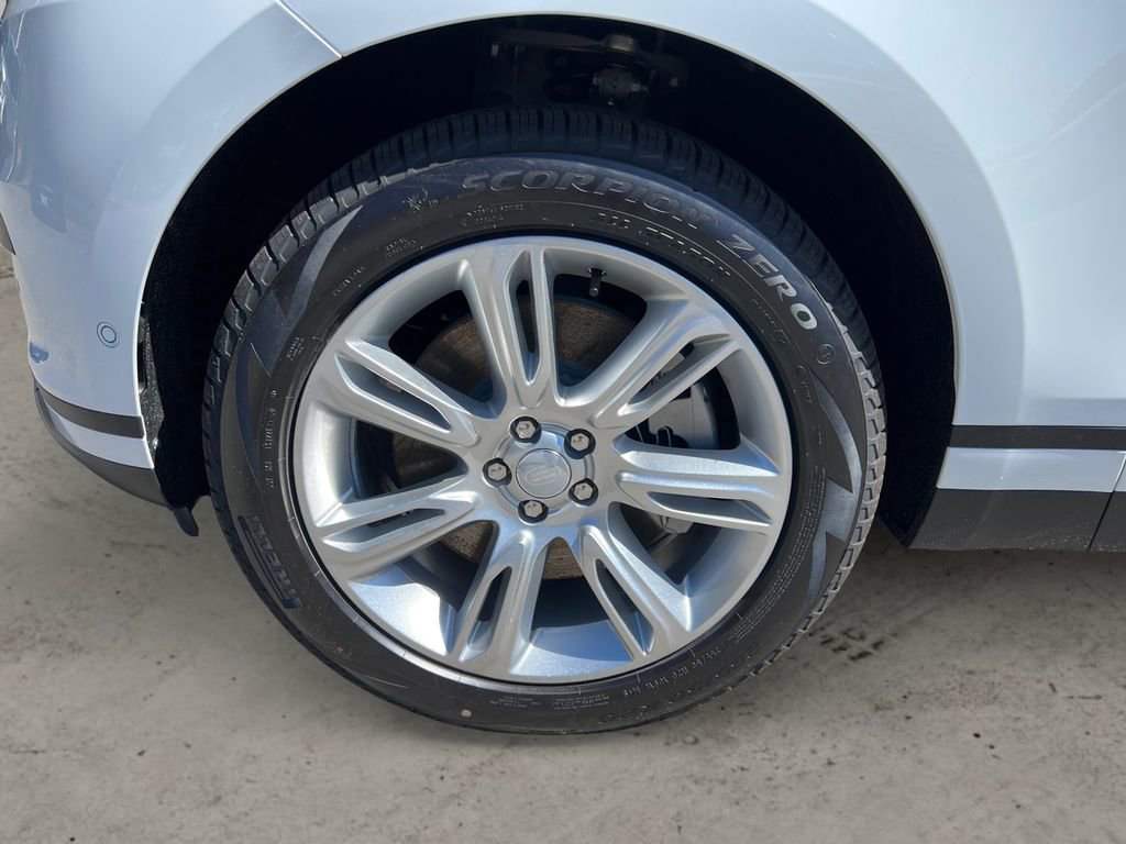 New 2026 Land Rover Range Rover Velar S image 9