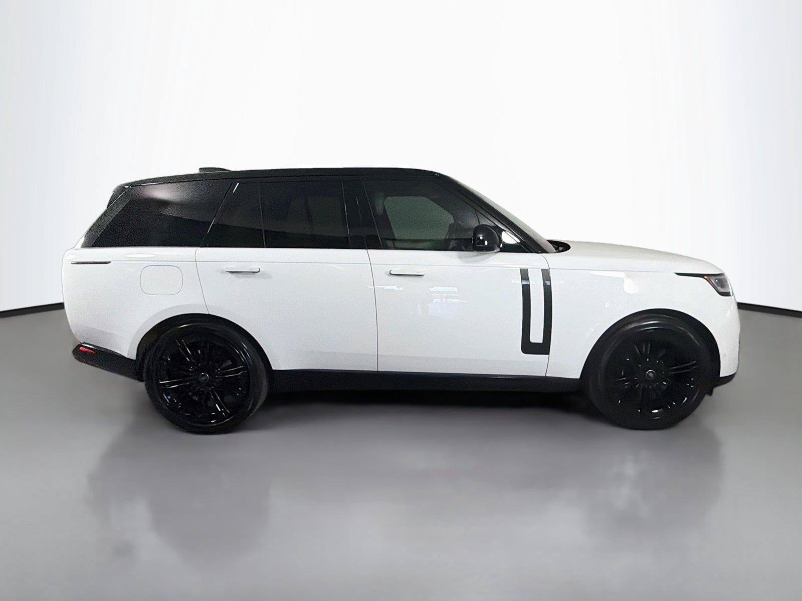 Certified 2025 Land Rover Range Rover SE AWD/4WD image 4