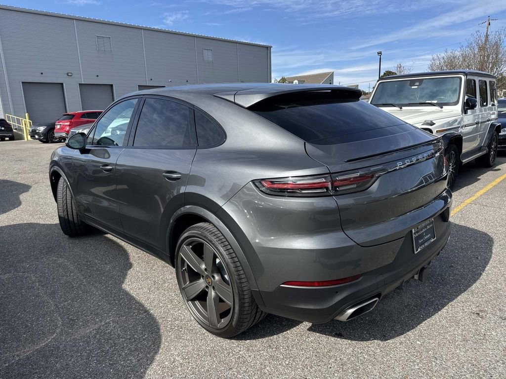 Used 2022 Porsche Cayenne Platinum Edition image 5