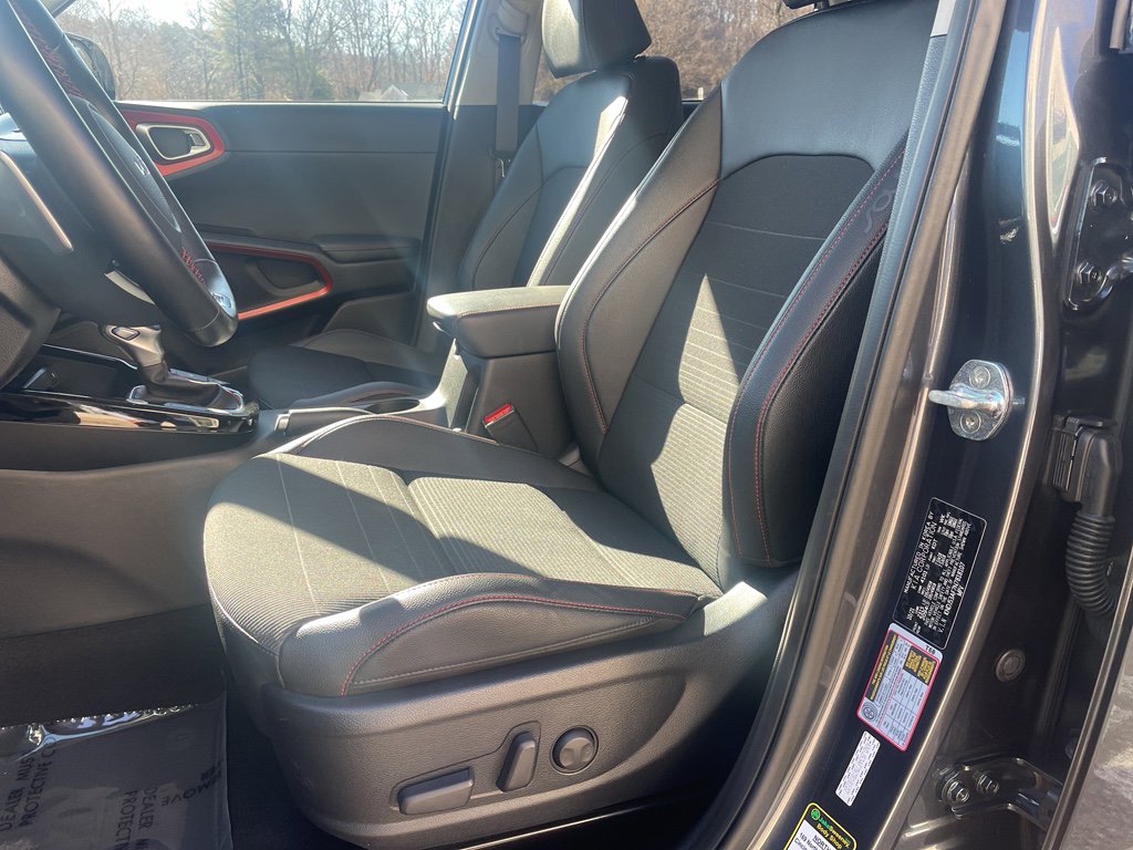 Used 2022 Kia Soul Turbo image 13