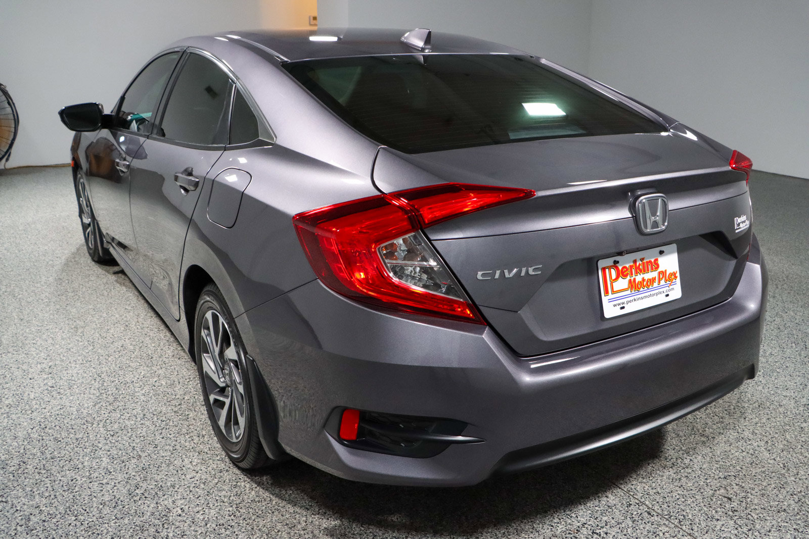 Used 2018 Honda Civic EX image 9