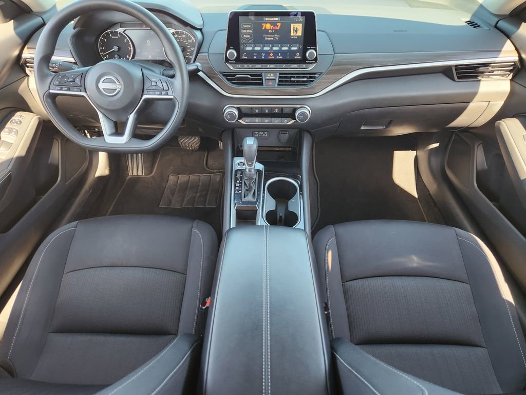 Used 2024 Nissan Altima 2.5 SV image 18