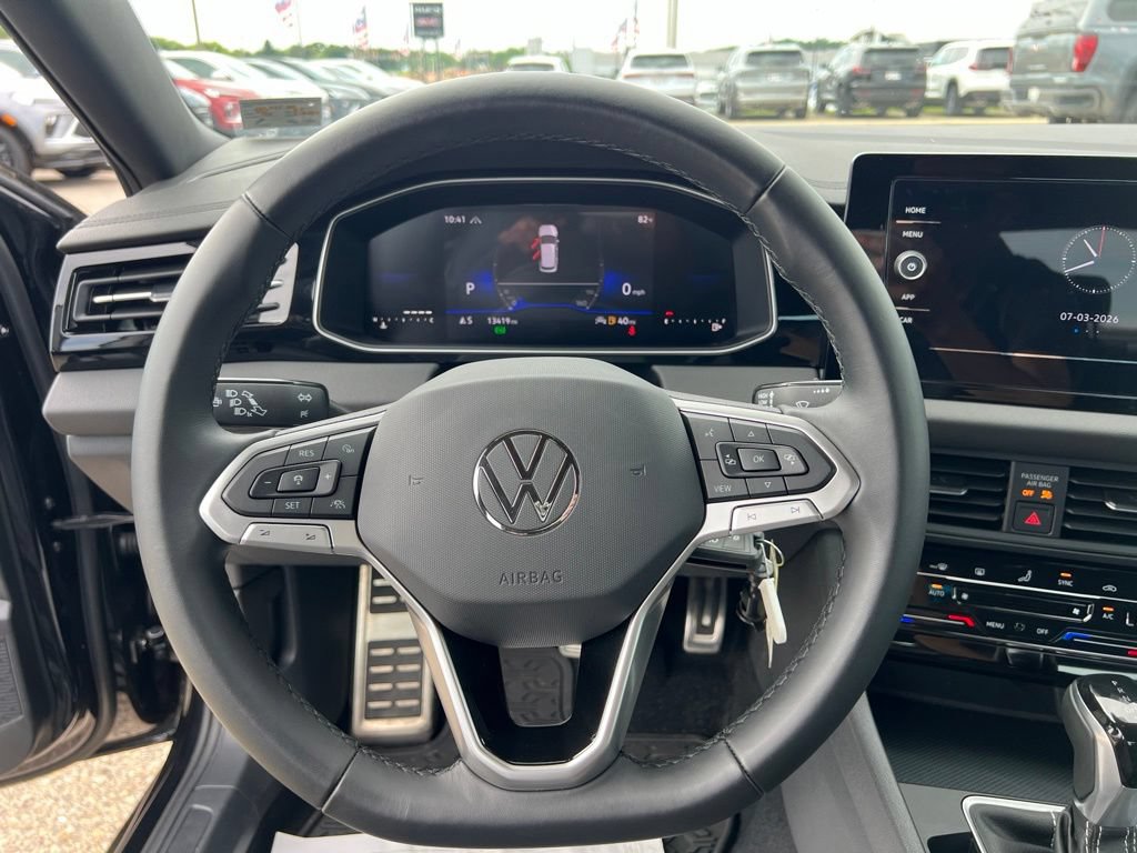 Used 2025 Volkswagen Jetta Sport FWD image 28