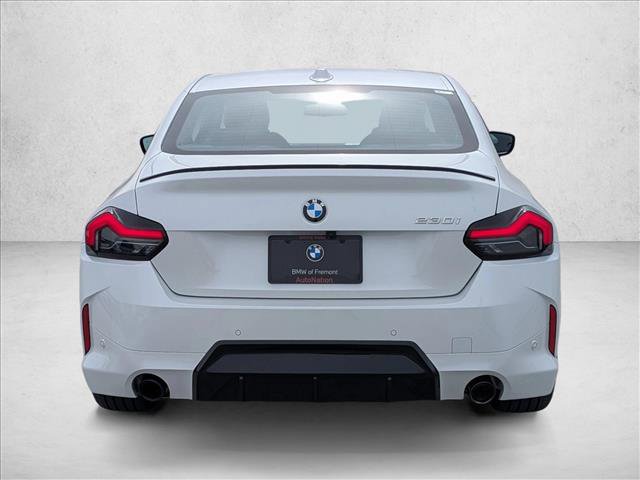 Used 2025 BMW 230i Coupe w/ M Sport Package image 7