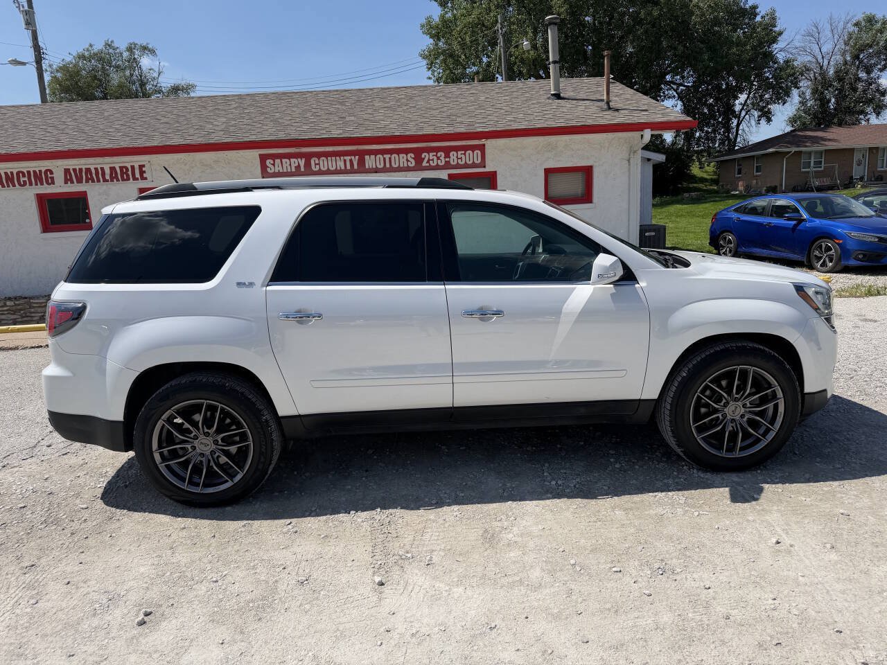 Used 2017 GMC Acadia Limited SLT AWD/4WD image 2