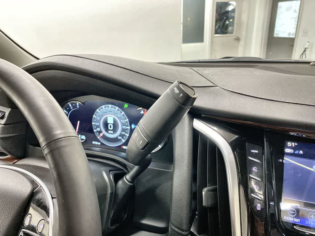 Used 2020 Cadillac Escalade ESV Premium Luxury AWD/4WD image 17