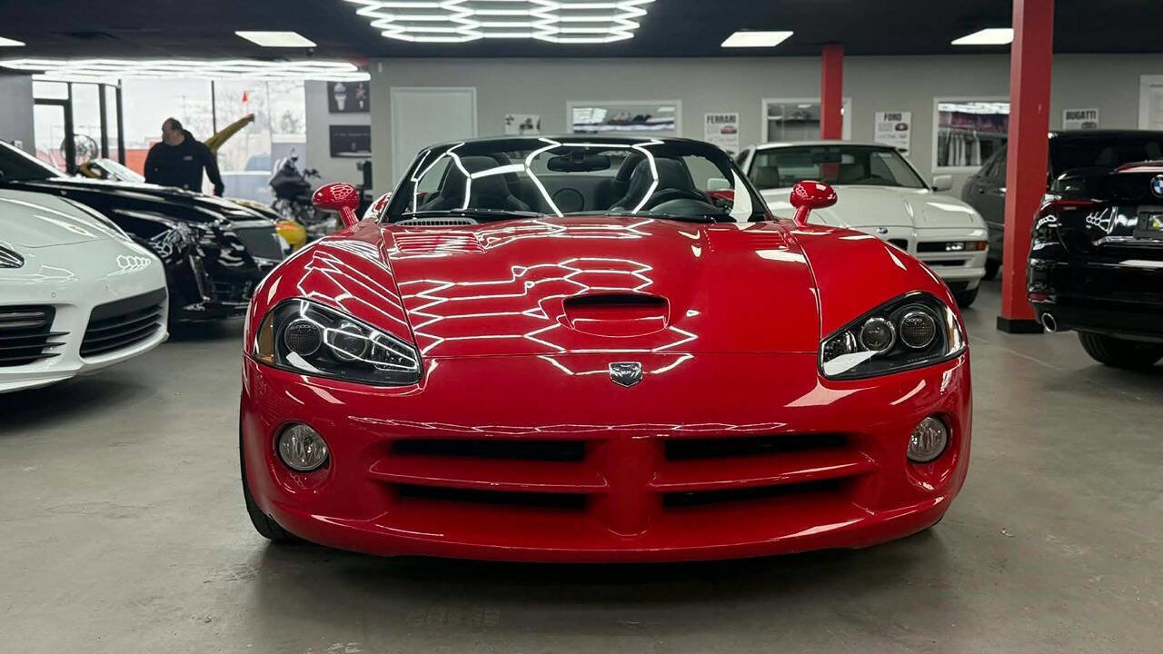 Used 2005 Dodge Viper SRT-10 image 2