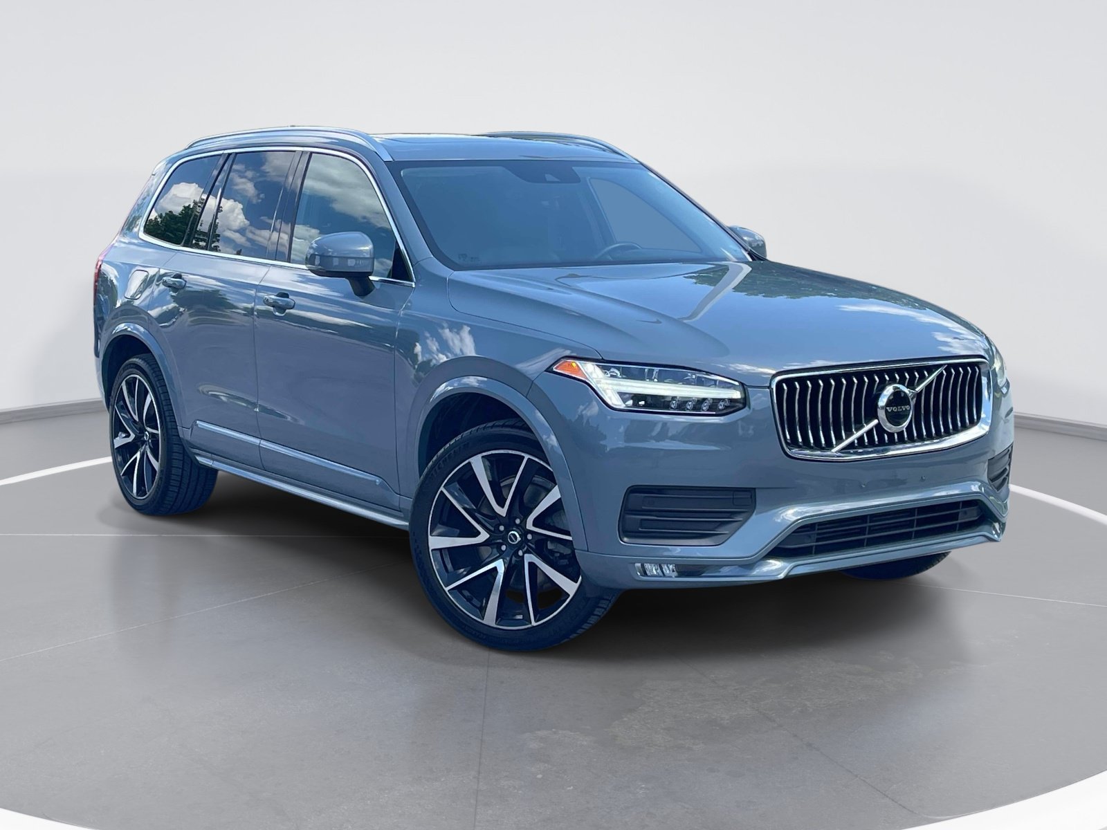Used 2020 Volvo XC90 T6 Momentum w/ Protection Package Premier AWD/4WD image 2