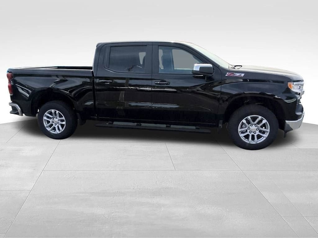 New 2026 Chevrolet Silverado 1500 LT w/ Z71 Off-Road Package AWD/4WD image 2