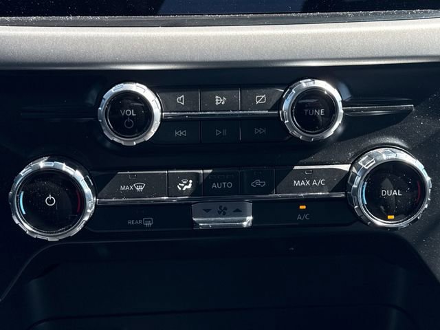 Used 2022 Ford F150 Lightning XLT image 19