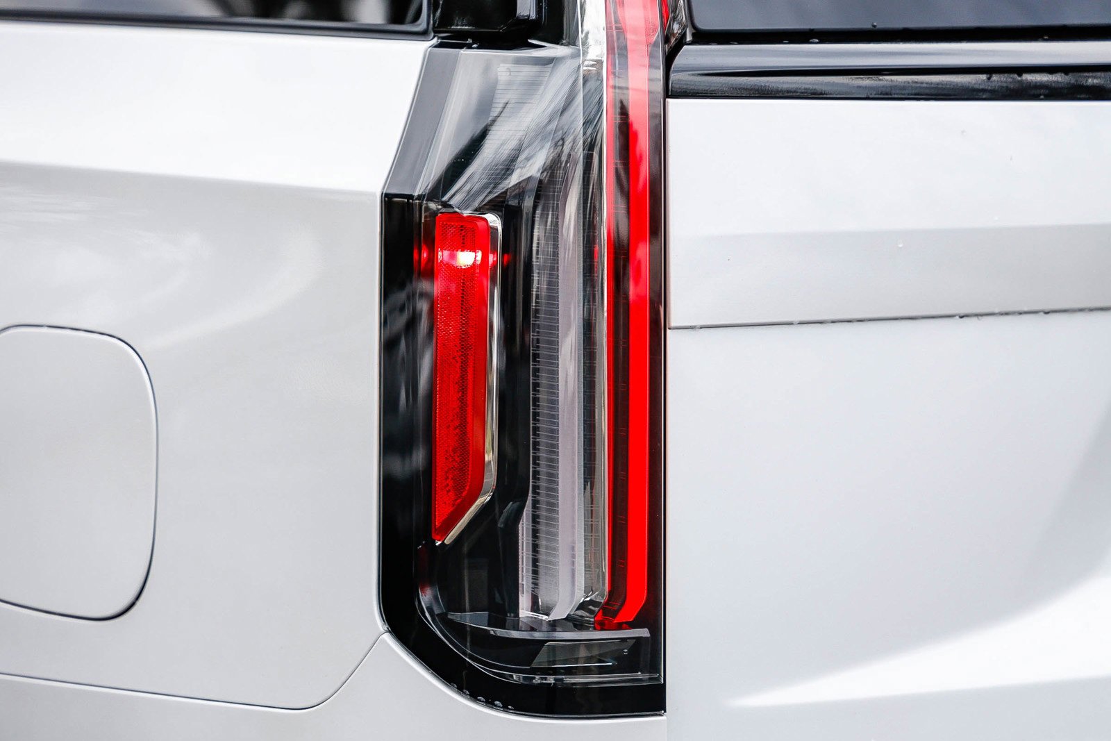 Used 2024 Cadillac Escalade ESV Sport Platinum image 8