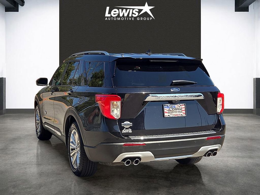 Used 2022 Ford Explorer King Ranch image 3