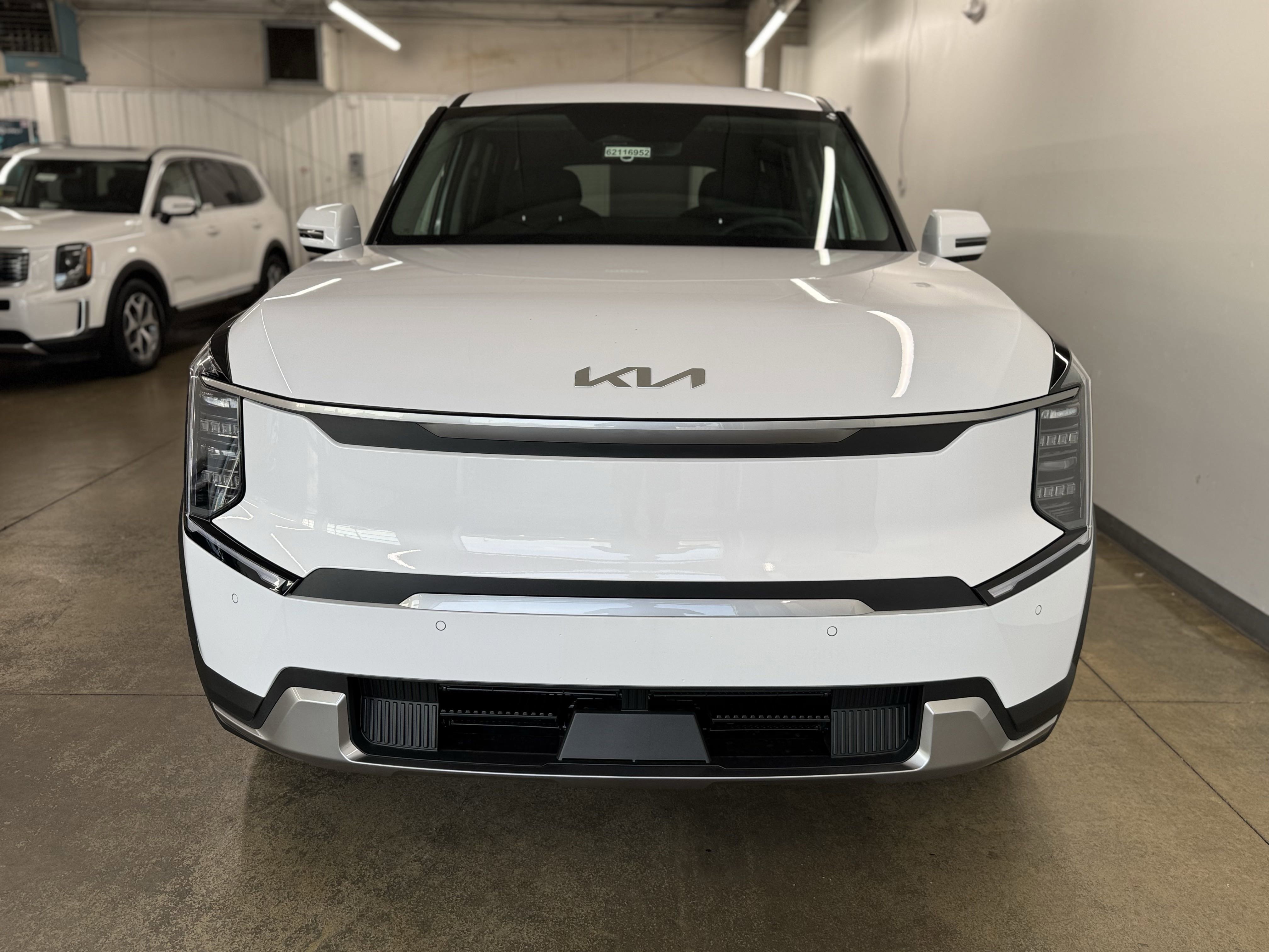 New 2026 Kia EV9 Light image 8
