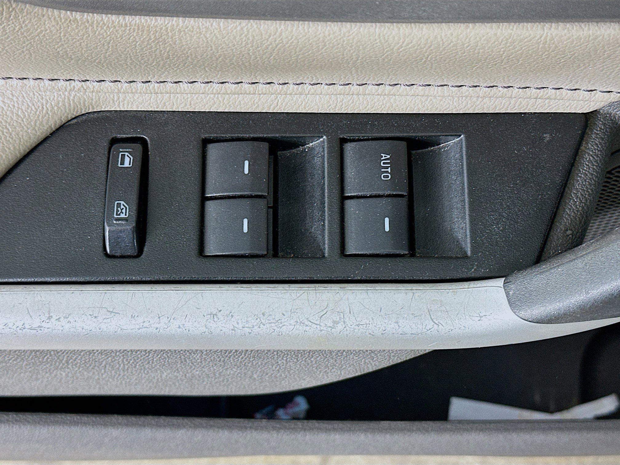 Used 2012 Ford Edge SEL image 15