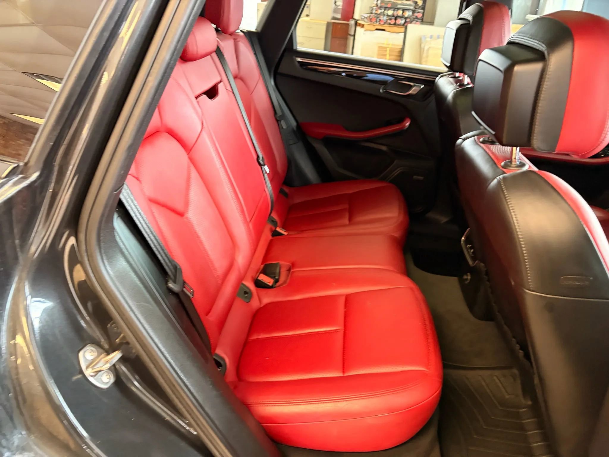 Used 2017 Porsche Macan S image 21