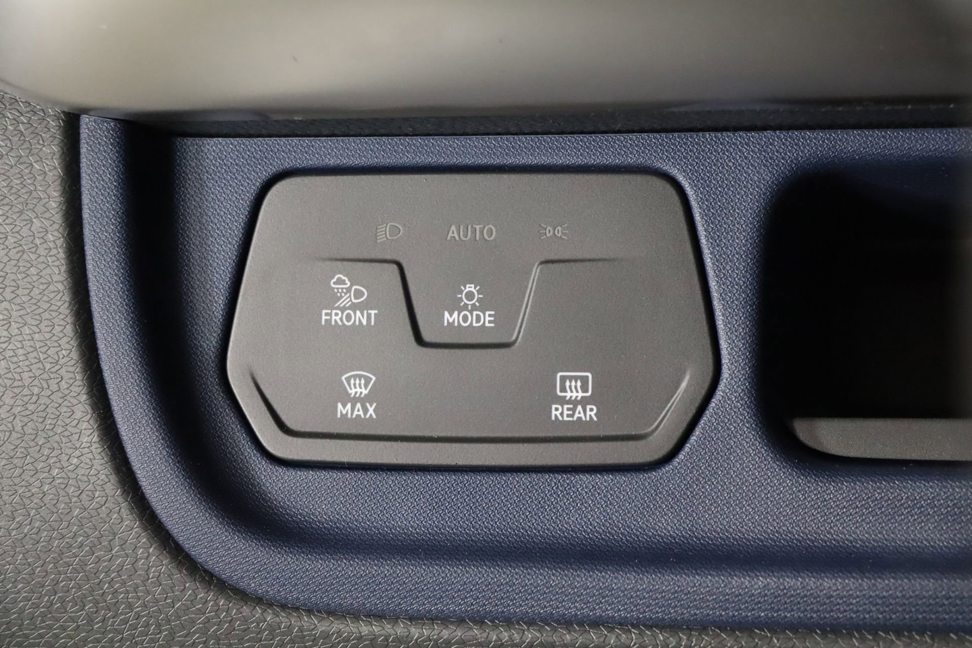 New 2025 Volkswagen ID. Buzz Pro S RWD image 36