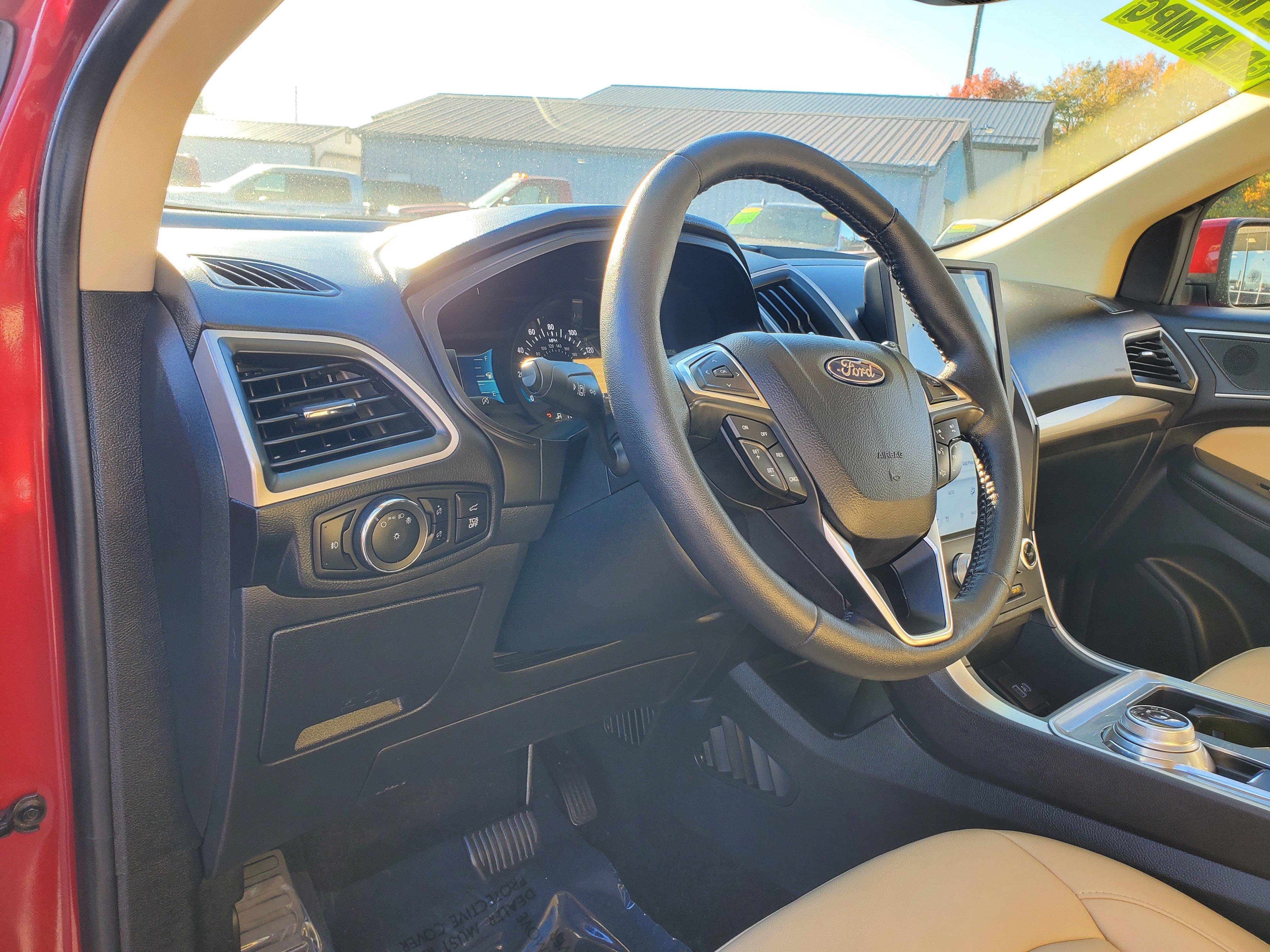 Used 2024 Ford Edge SEL w/ Convenience Package AWD/4WD image 11