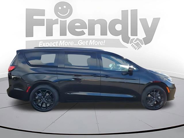 New 2026 Chrysler Pacifica Limited w/ S Appearance Package AWD/4WD image 6