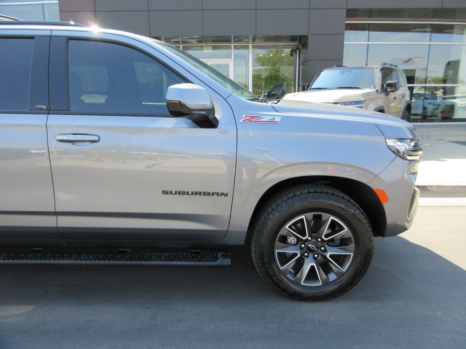 Used 2021 Chevrolet Suburban Z71 AWD/4WD image 14
