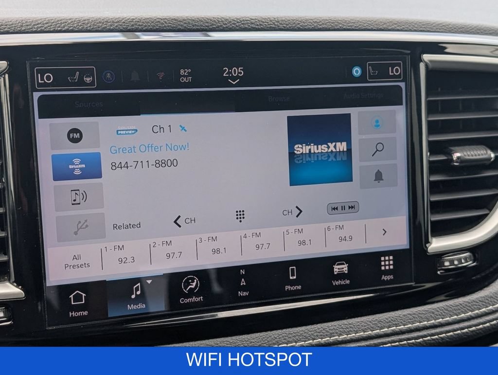 Used 2024 Chrysler Pacifica Limited FWD image 23