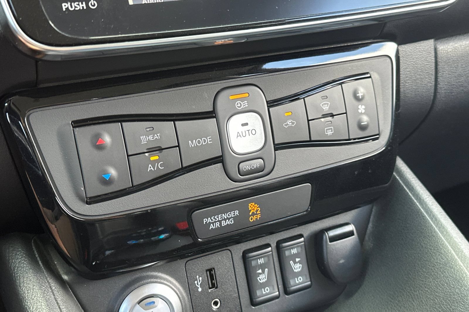 Used 2018 Nissan Leaf SL w/ SL Technology Package FWD image 29