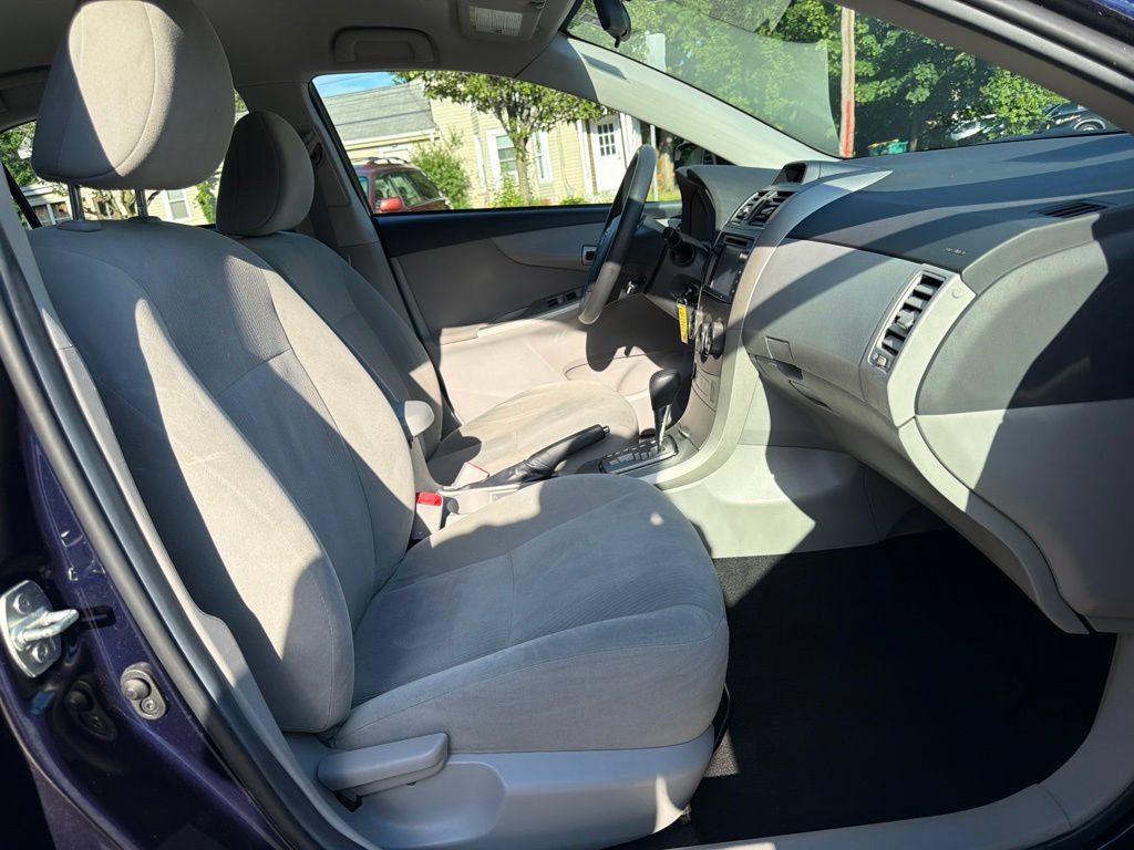 Used 2013 Toyota Corolla LE FWD image 23